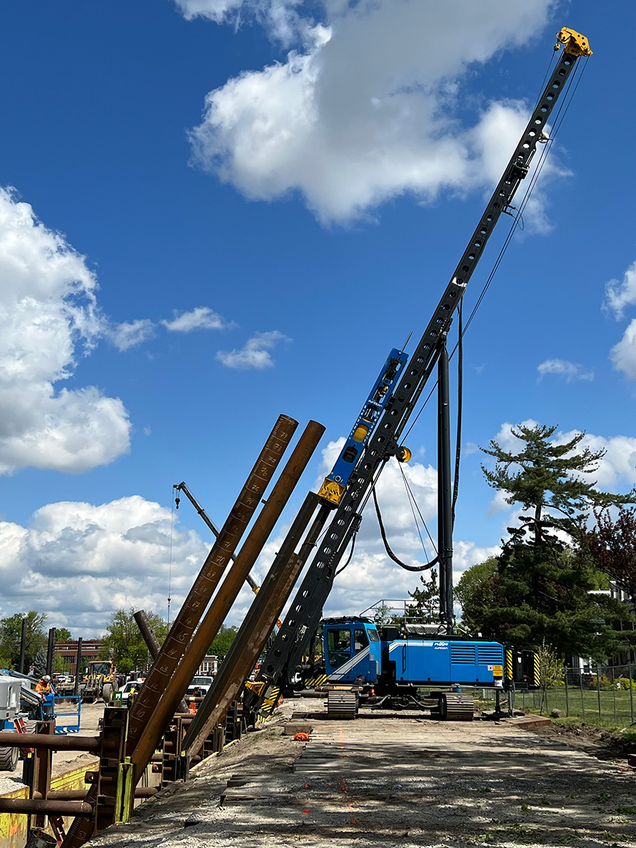 Juntan PMx28 pile driving rig pilling by JJA in the USA.